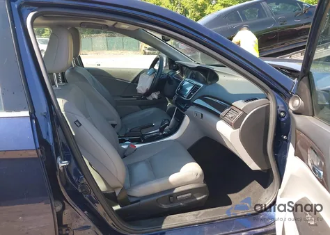 2017 Honda Accord Ex-L V6 z USA, uszkodzony, nr VIN 1HGCR3F89HA042157